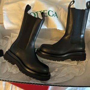 Bottega Veneta lug boot black